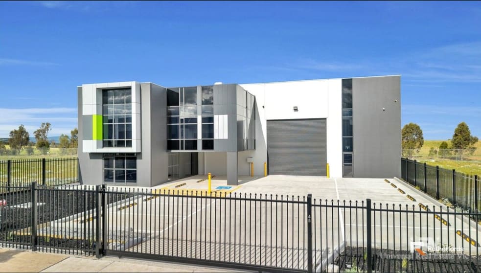 Click to view all images 48 Distribution Drive Mickleham VIC 3064 - Image 2