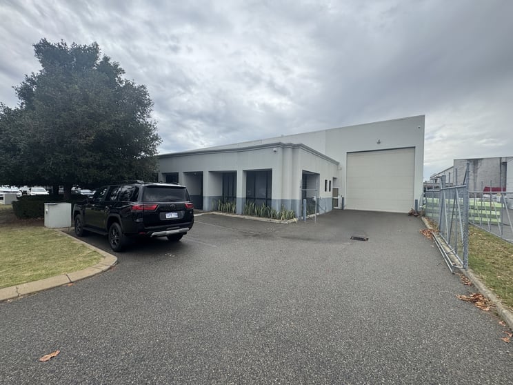 Click to view all images 17B Wheeler Belmont WA 6104 - Image 3