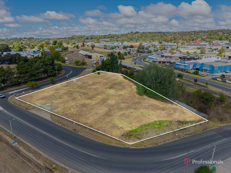 Click to view all images 134 Niagara Street Armidale NSW 2350 - Image 1