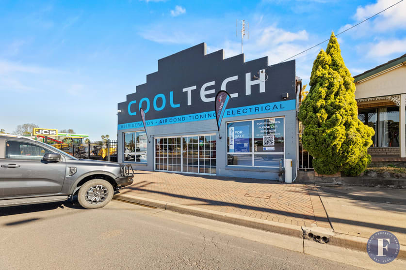 Click to view all images 21 Dowling Street Forbes NSW 2871 - Image 1