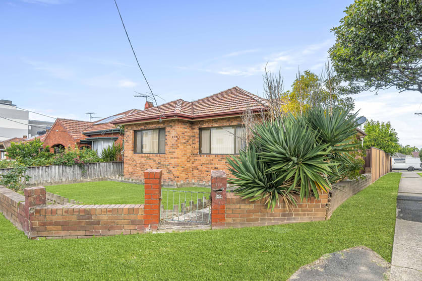 Click to view all images 179 Great Western Highway Mays Hill NSW 2145 - Image 2