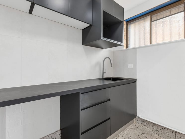 Click to view all images 2/8 Vangeli Street Arndell Park NSW 2148 - Image 3