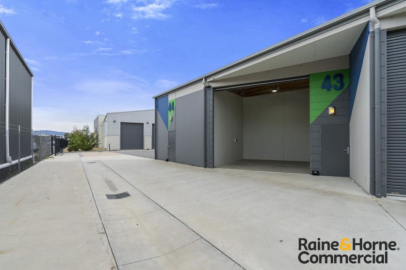 Click to view all images Unit 43/1 Kyeema Place Cambridge TAS 7170 - Image 2