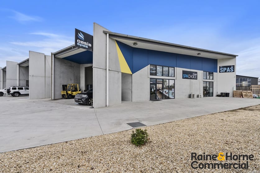 Click to view all images Unit 7/122 Cambridge Park Drive Cambridge TAS 7170 - Image 2