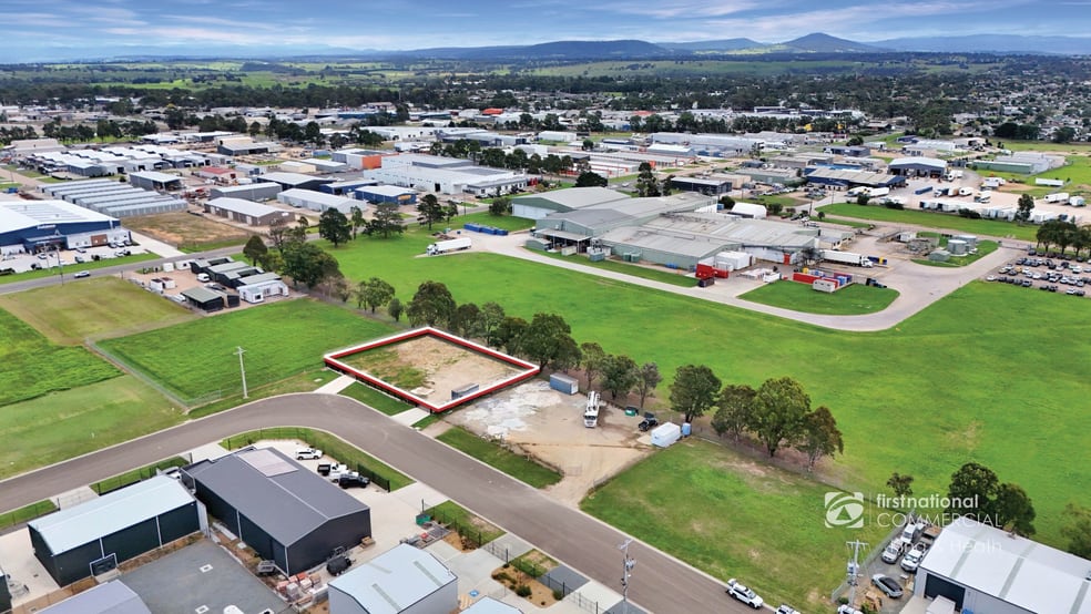 Click to view all images 9 Jackson Crescent Bairnsdale VIC 3875 - Image 1