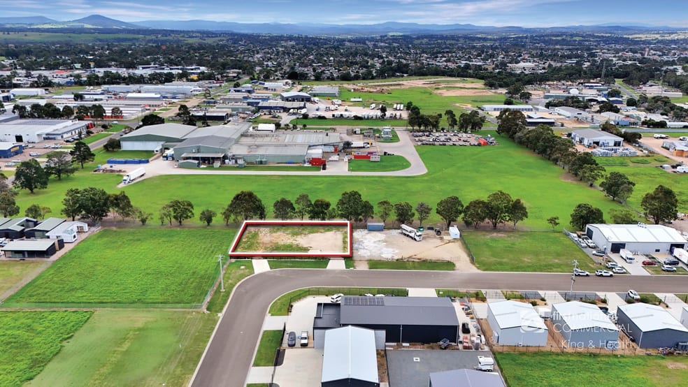 Click to view all images 9 Jackson Crescent Bairnsdale VIC 3875 - Image 3