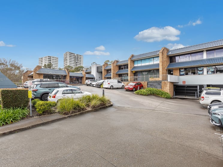 Click to view all images 1/6-8 Old Castle Hill Road Castle Hill NSW 2154 - Image 3