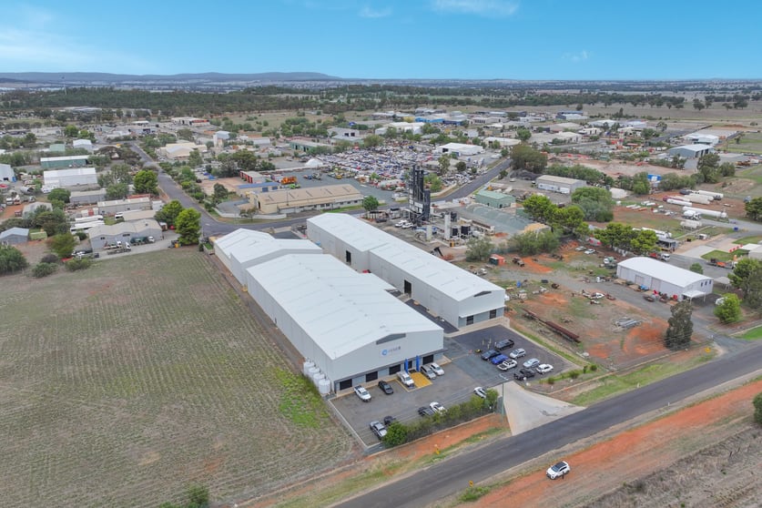 Click to view all images 25 & 25A Matthews Street Parkes NSW 2870 - Image 3