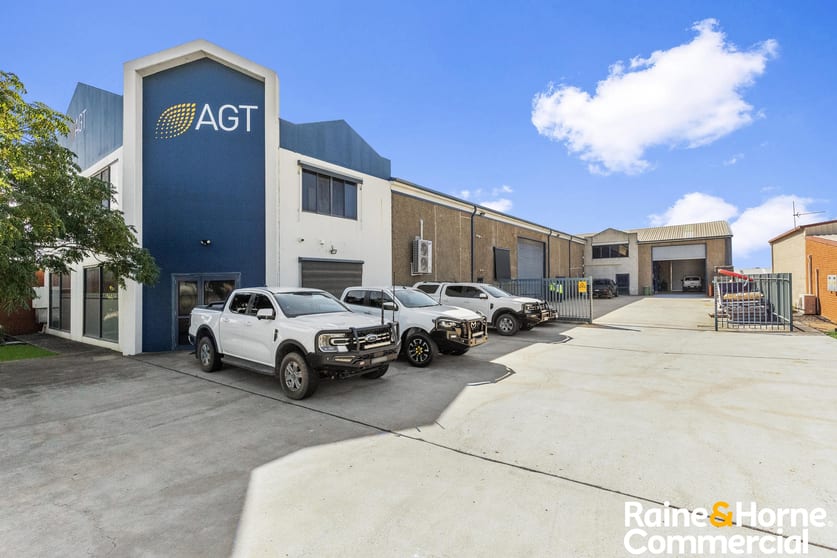 Click to view all images 11 Cheshire Street Wagga Wagga NSW 2650 - Image 1