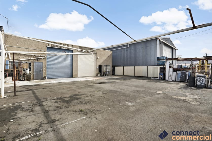 Click to view all images 3&4/5-7 Leonard Parade Currumbin Waters QLD 4223 - Image 1
