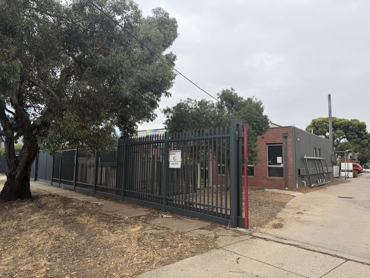 Click to view all images 1/4 Collins Road Melton VIC 3337 - Image 1