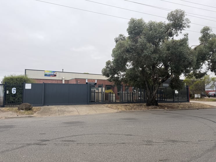 Click to view all images 1/4 Collins Road Melton VIC 3337 - Image 2