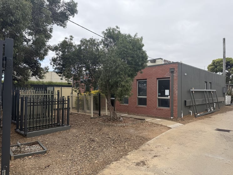 Click to view all images 1/4 Collins Road Melton VIC 3337 - Image 3