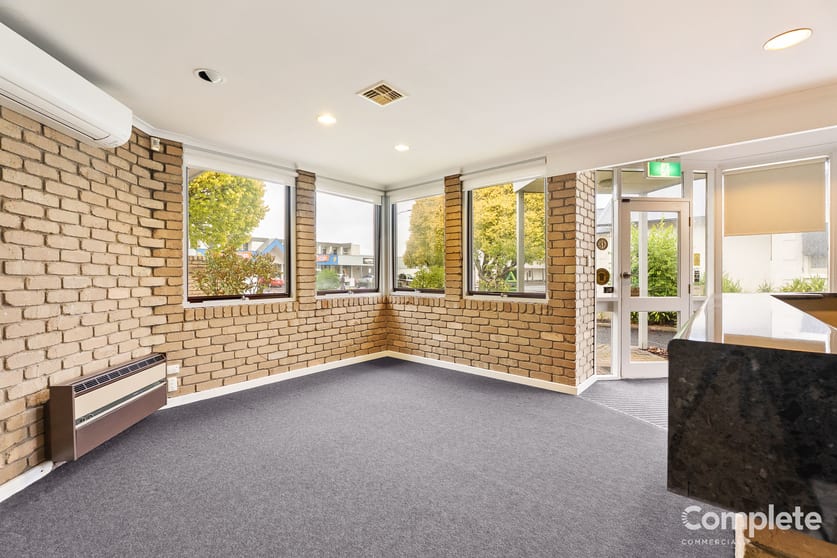 Click to view all images 43 HELEN STREET Mount Gambier SA 5290 - Image 2