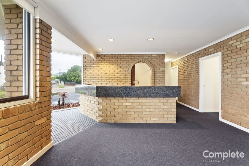 Click to view all images 43 HELEN STREET Mount Gambier SA 5290 - Image 3