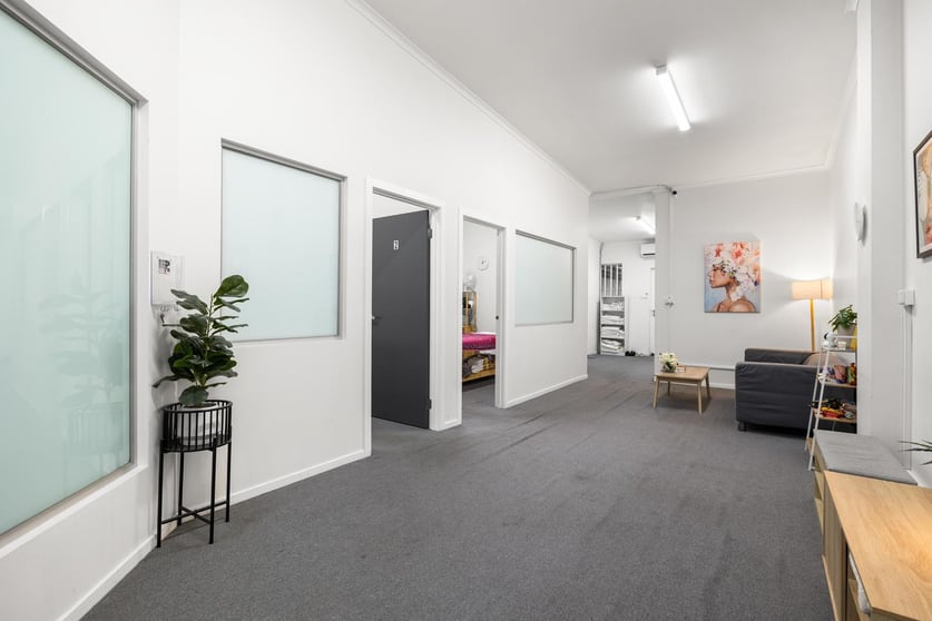Click to view all images 258 Lower Plenty Road Rosanna VIC 3084 - Image 3