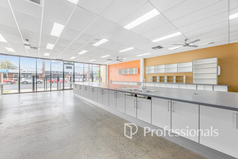Click to view all images 74 Orange Avenue Mildura VIC 3500 - Image 3