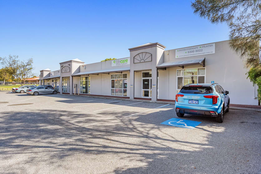 Click to view all images 4/4 Prendiville Avenue Ocean Reef WA 6027 - Image 1