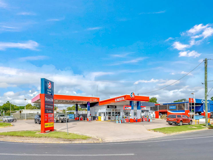 Click to view all images 1-3 Flinders Street (Burnett Highway) Monto QLD 4630 - Image 2