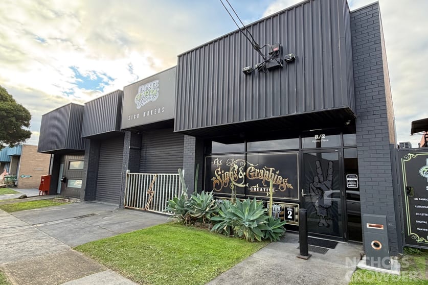 Click to view all images 8/2 Apsley Place Seaford VIC 3198 - Image 2