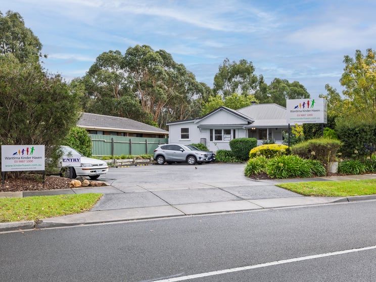 Click to view all images 17 Jenola Parade Wantirna South VIC 3152 - Image 1