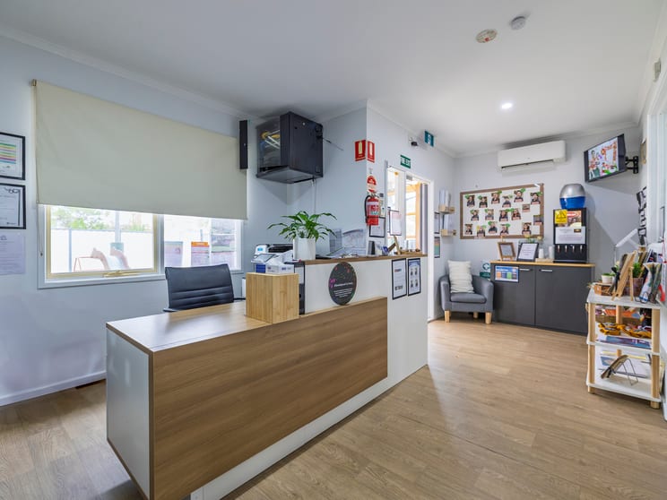 Click to view all images 17 Jenola Parade Wantirna South VIC 3152 - Image 3
