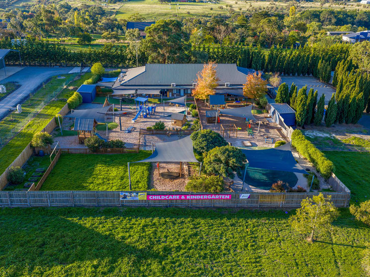 Click to view all images 701 Kilmore Road Riddells Creek VIC 3431 - Image 3