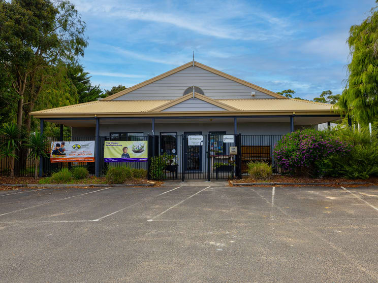 Click to view all images 125-129 Boneo Road Rosebud VIC 3939 - Image 2