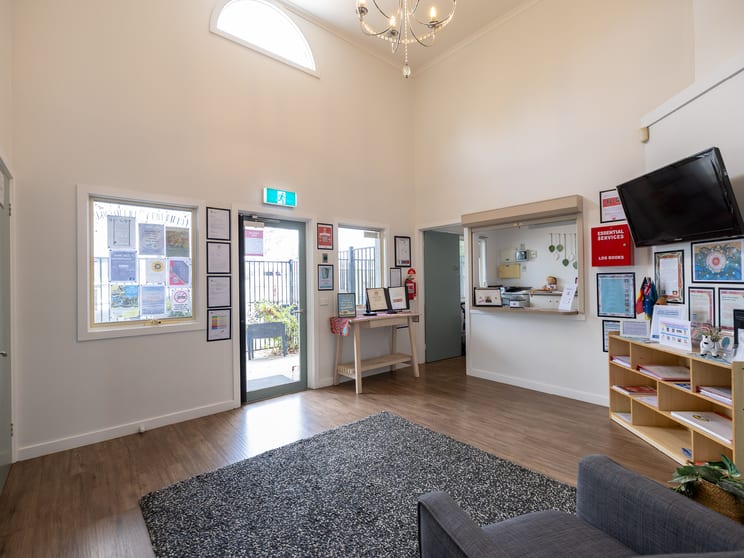 Click to view all images 125-129 Boneo Road Rosebud VIC 3939 - Image 3