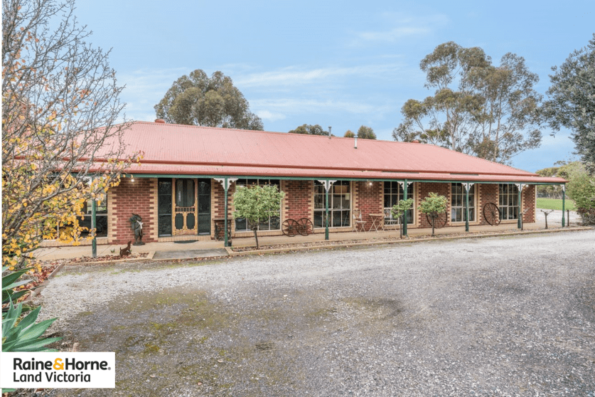 Click to view all images 9 Hopgood Court Lara VIC 3212 - Image 3