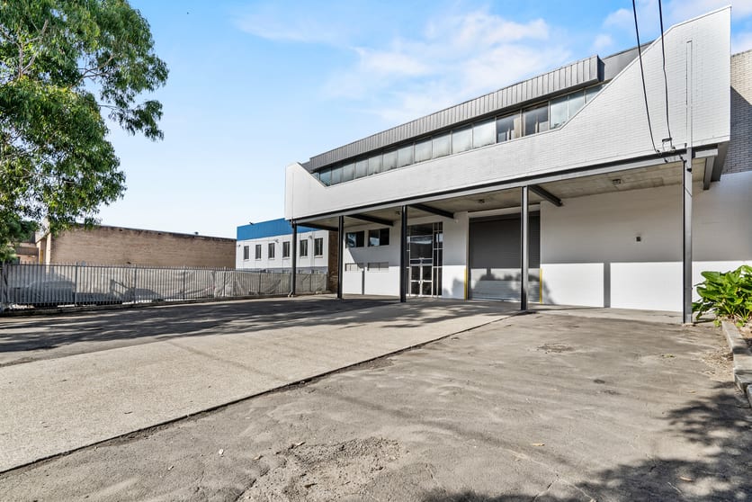 Click to view all images 2 Wordie Place Padstow NSW 2211 - Image 3