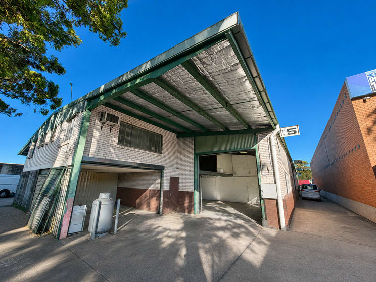 5/163 Newbridge road Chipping Norton NSW 2170 - Image 1