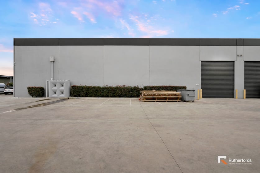 Click to view all images 7/17 Felstead Drive Truganina VIC 3029 - Image 2