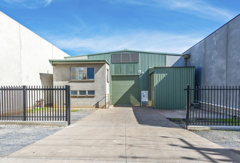 Click to view all images 5 Waverley Avenue Edwardstown SA 5039 - Image 2