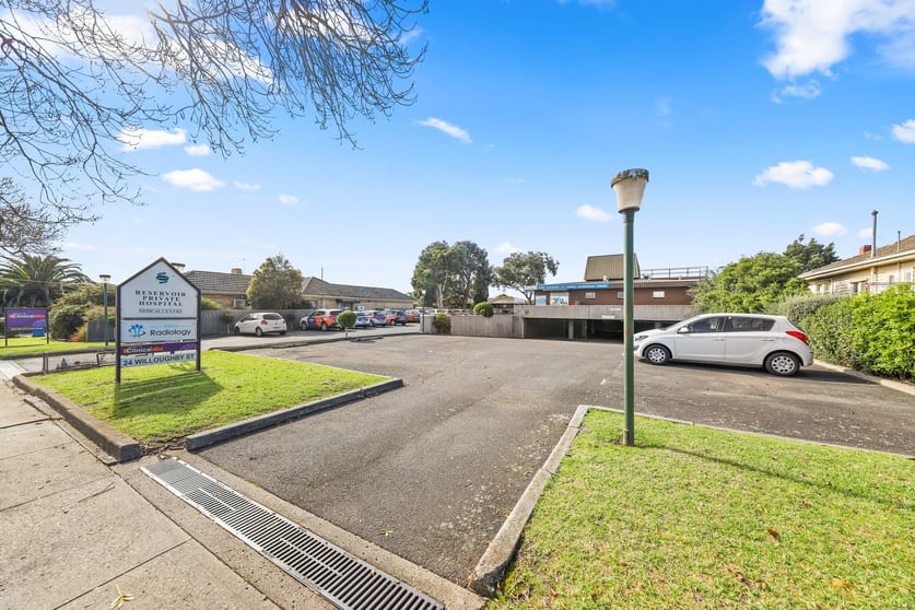 Click to view all images 73-75 Pine Street Reservoir VIC 3073 - Image 2