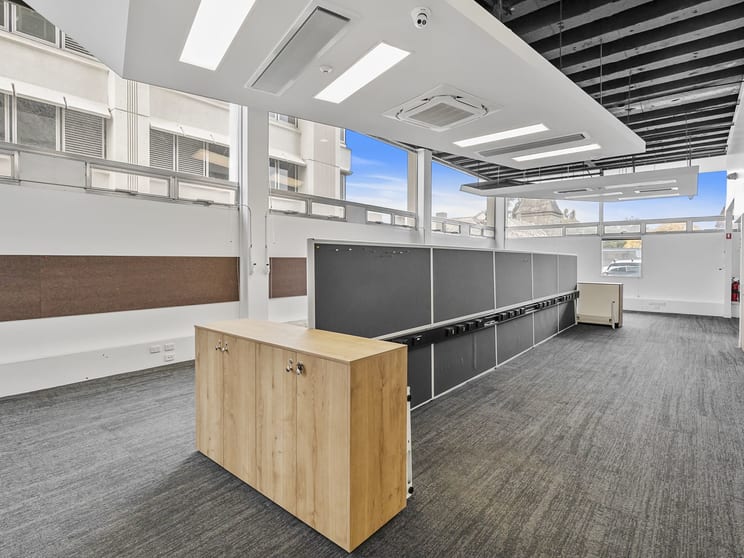 Click to view all images Ground/152 Macquarie Street Hobart TAS 7000 - Image 3