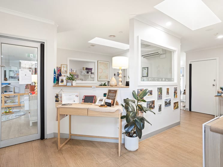 Click to view all images 271 Thompsons Road Templestowe Lower VIC 3107 - Image 2