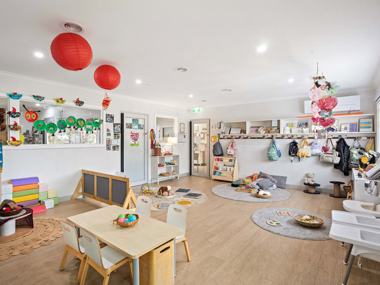Click to view all images 271 Thompsons Road Templestowe Lower VIC 3107 - Image 3