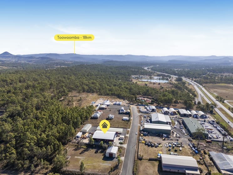 Click to view all images 5 Nans Road Helidon Spa QLD 4344 - Image 3