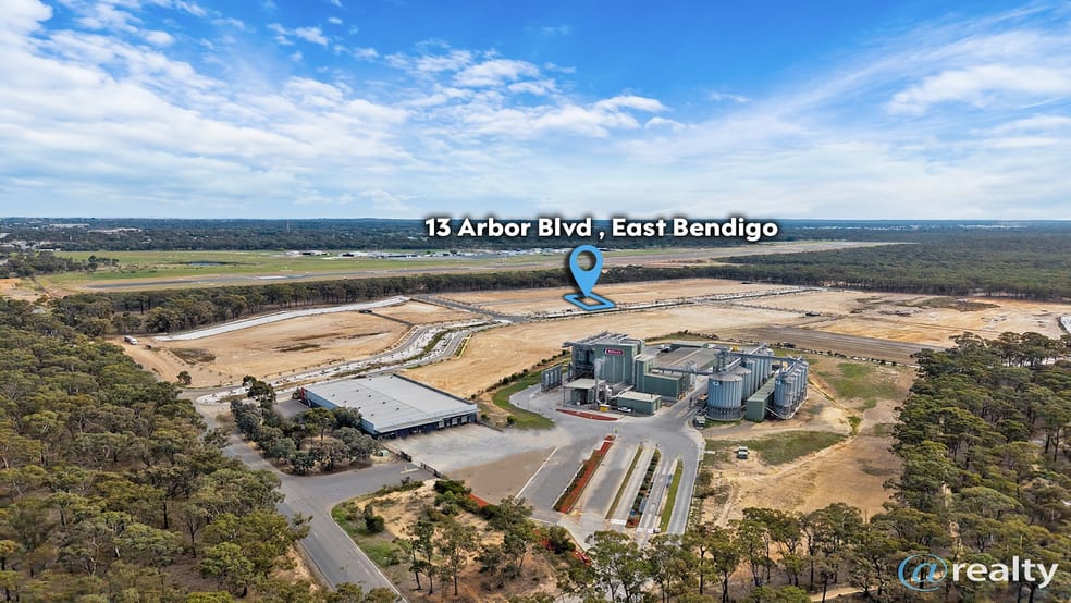Click to view all images 13 Arbor Boulevard East Bendigo VIC 3550 - Image 3