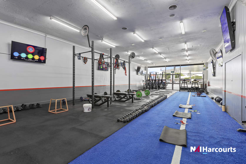Click to view all images 270 Shannon Avenue Geelong West VIC 3218 - Image 2