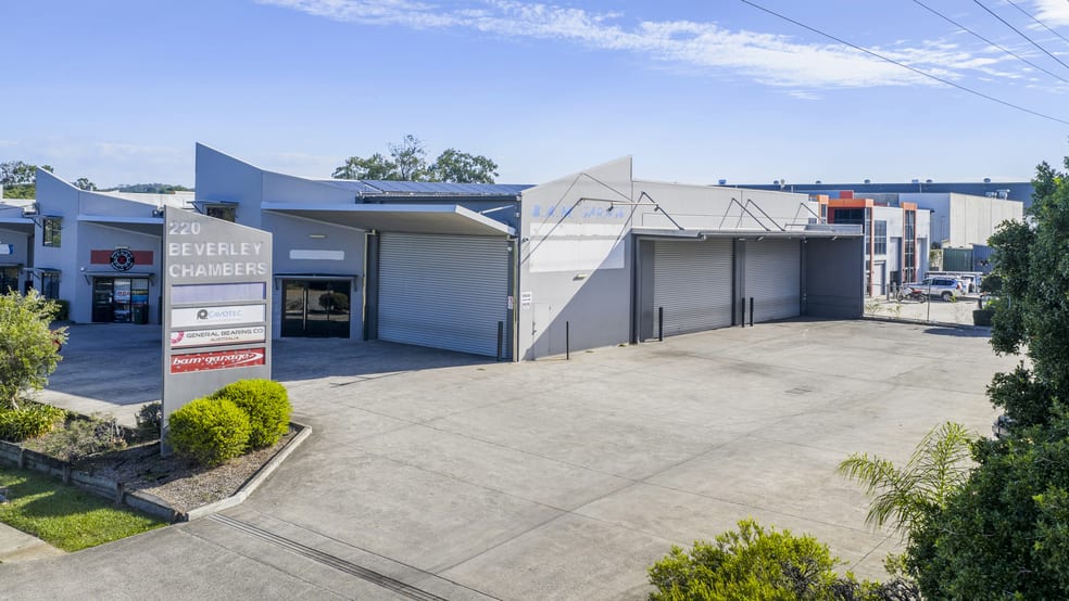 Click to view all images 1/220 Beverley Street Morningside QLD 4170 - Image 1