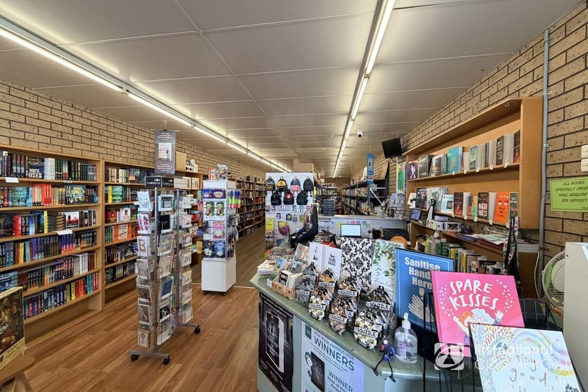 563 Esplanade Lakes Entrance VIC 3909 - Image 2