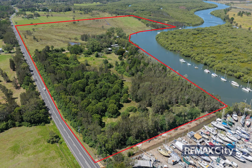 Click to view all images 475 Beachmere Road Beachmere QLD 4510 - Image 1