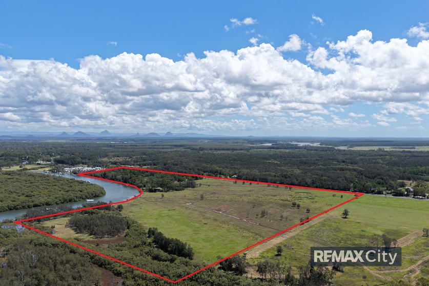 Click to view all images 475 Beachmere Road Beachmere QLD 4510 - Image 3