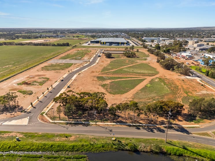 Click to view all images Lot 25/2 Orion Way Edinburgh North SA 5113 - Image 3