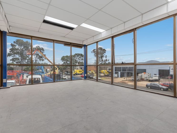 Click to view all images 1/8 Vangeli Street Arndell Park NSW 2148 - Image 3