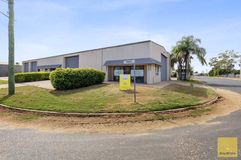 42 Batts Street Emerald QLD 4720 - Image 3