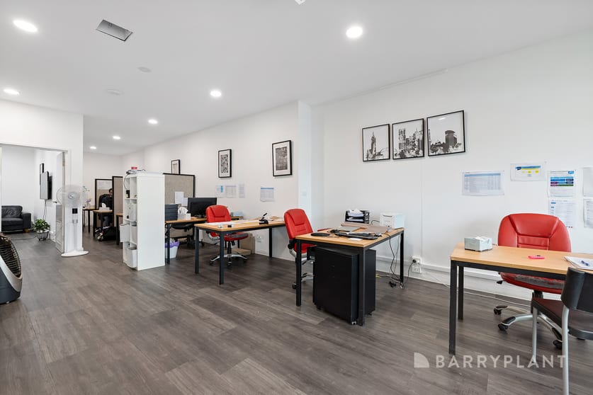 Click to view all images 5/1 Post Office Place Glenroy VIC 3046 - Image 3