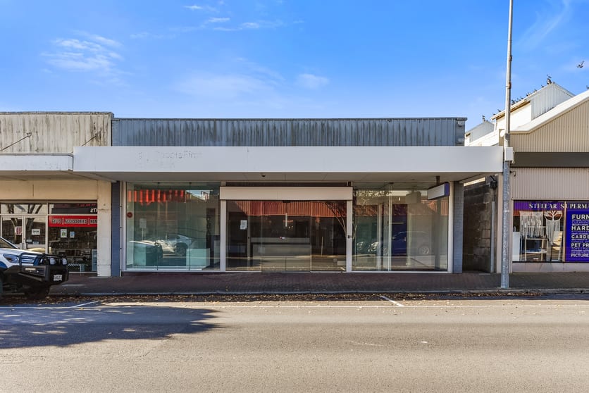 Click to view all images 37 George Street Millicent SA 5280 - Image 2